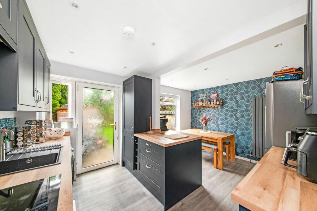 OPEN PLAN DINING KITCHEN