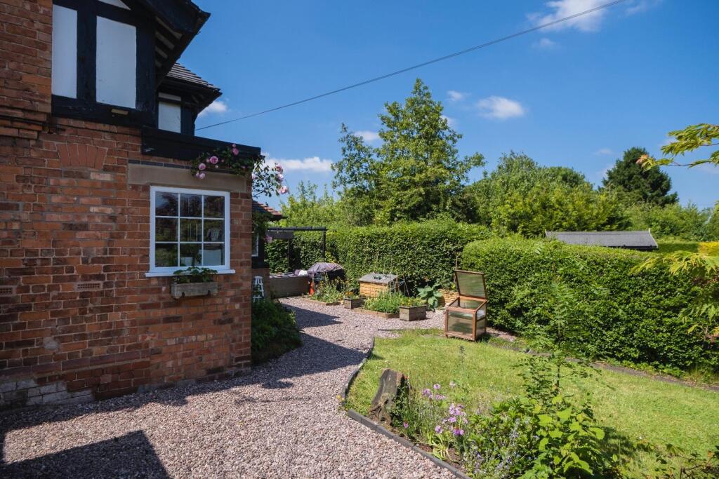 3 Manor Cottages-040.JPG