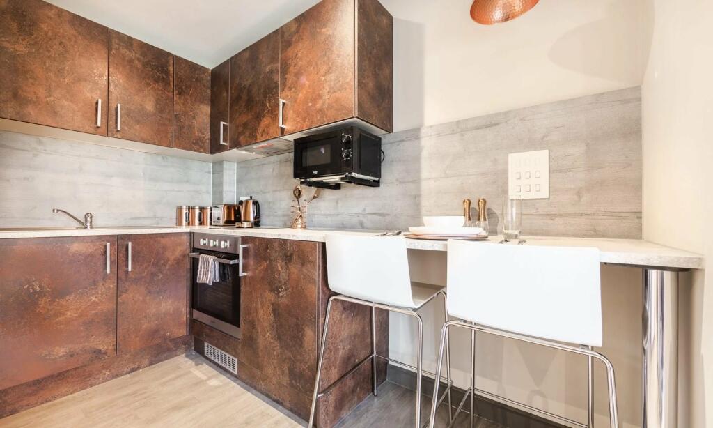 Platinum-4-2000x1200