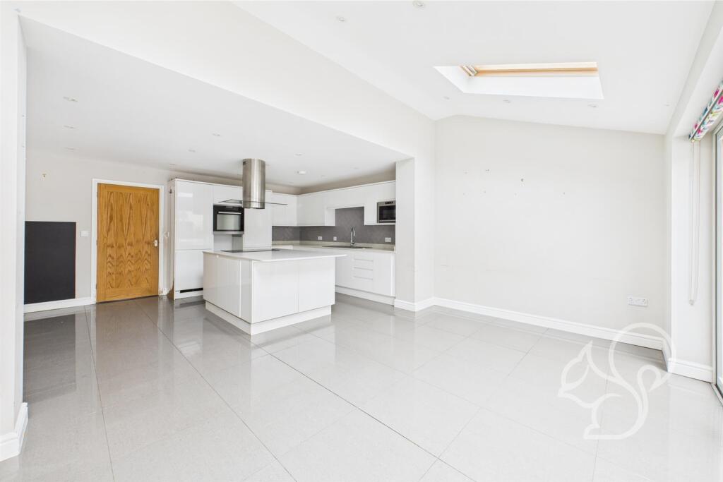 Kitchen/Dining Area