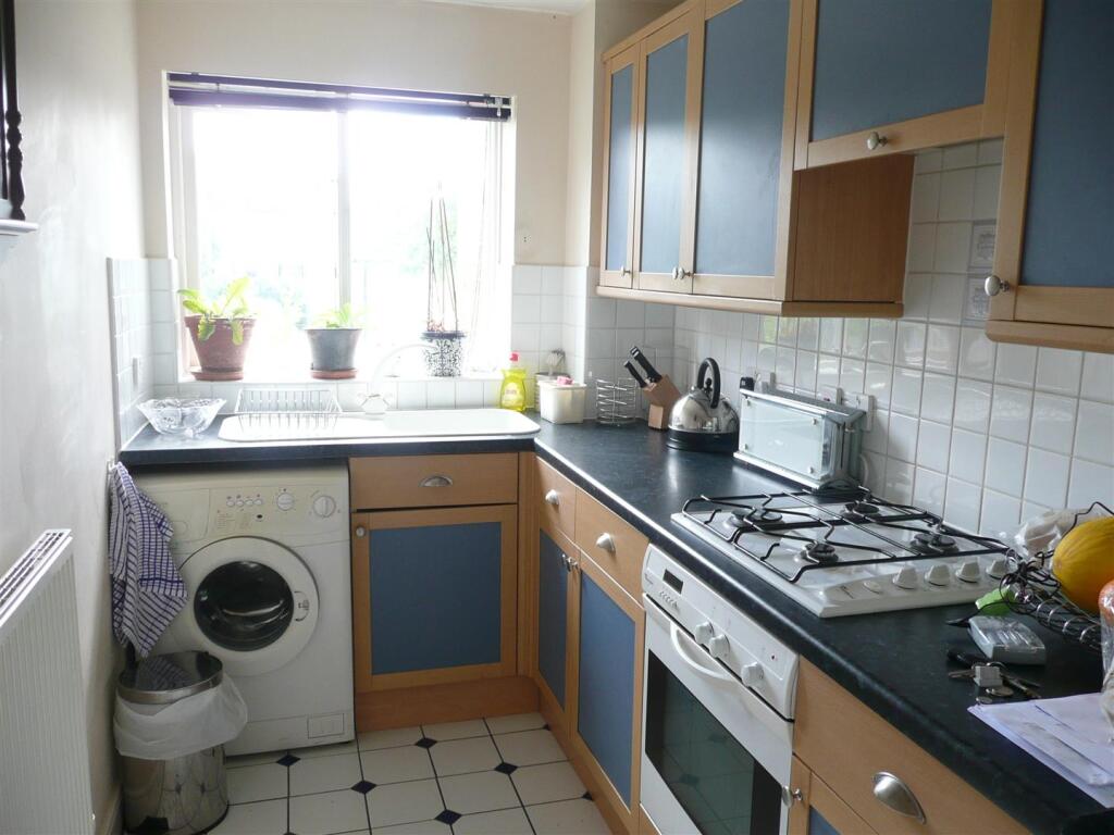 34 Basildon Close - Kitchen.JPG