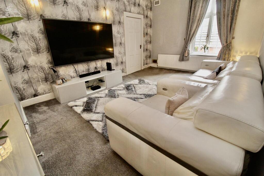 Secondary Lounge (self contained annex)