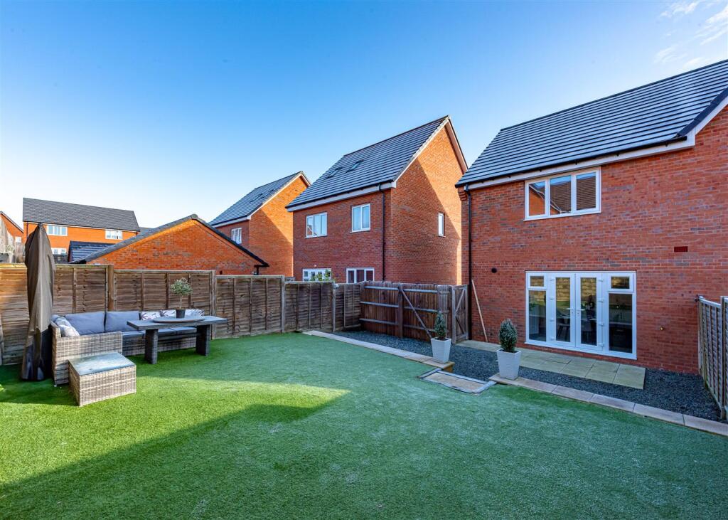 25 Rosemary Road-External.jpg