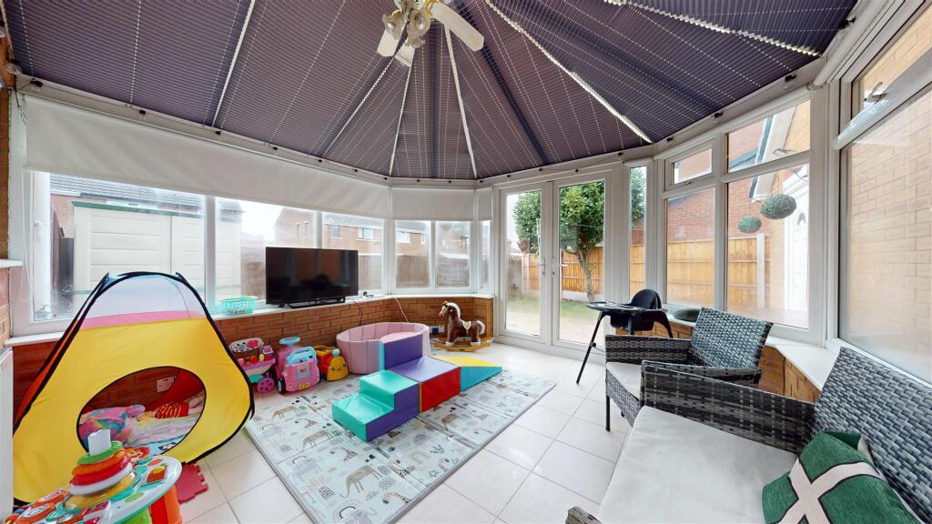 The-Hedgerows Conservatory