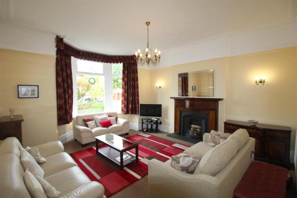 St Thomas Road, 14 Lounge.JPG