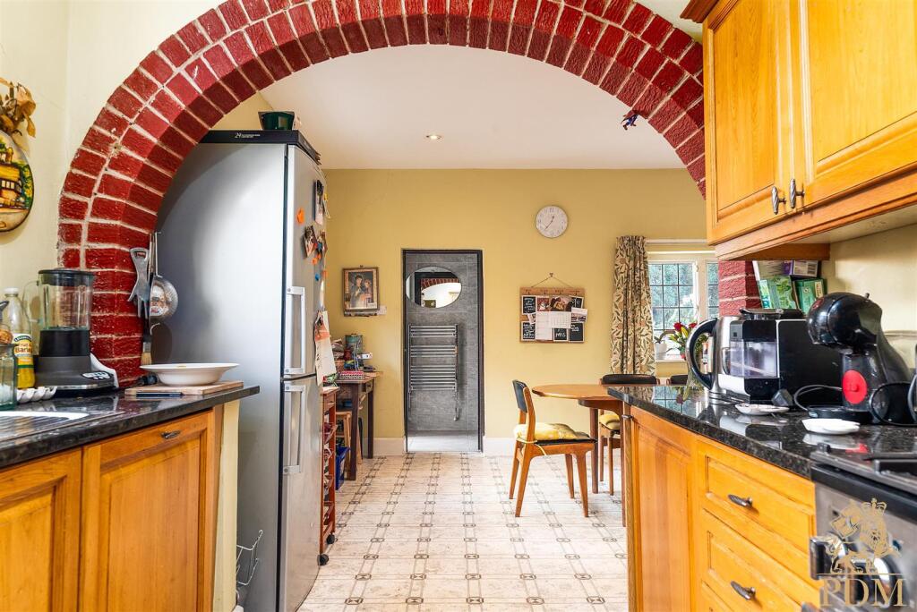 12a Thorncliffe Road (17 of 51).jpg