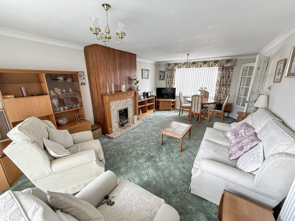 Living/dining roo...