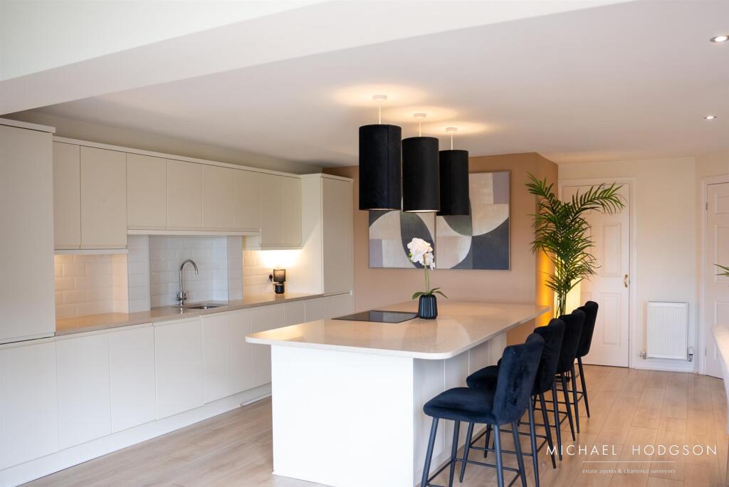 6, Normanby Court-28.jpg