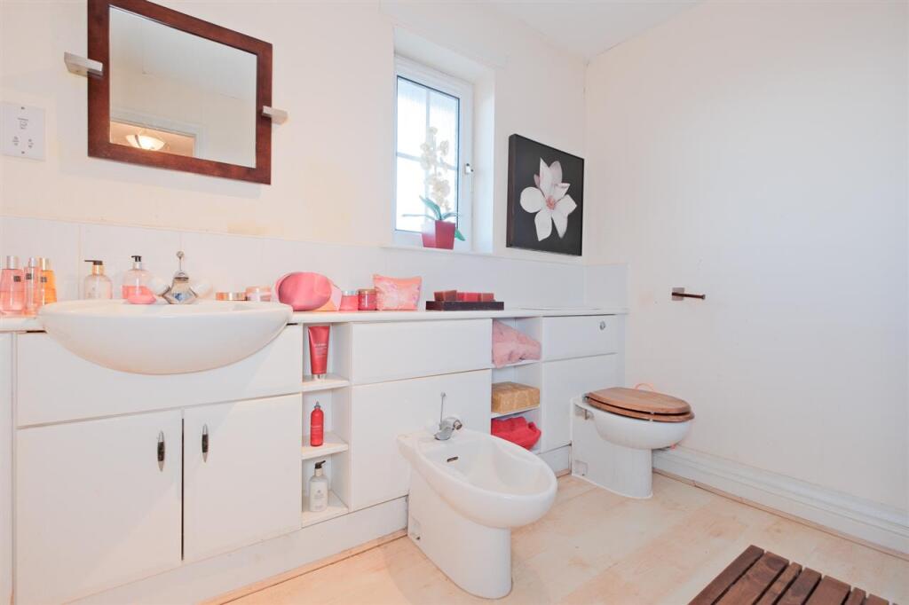 Ensuite