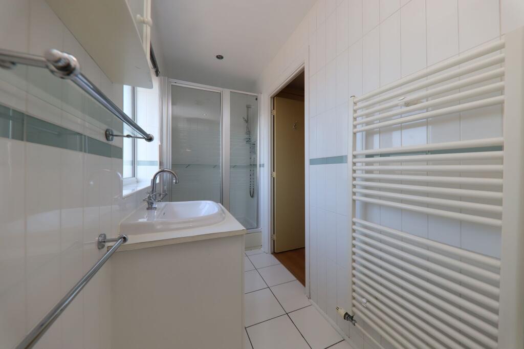 En-Suite (2)