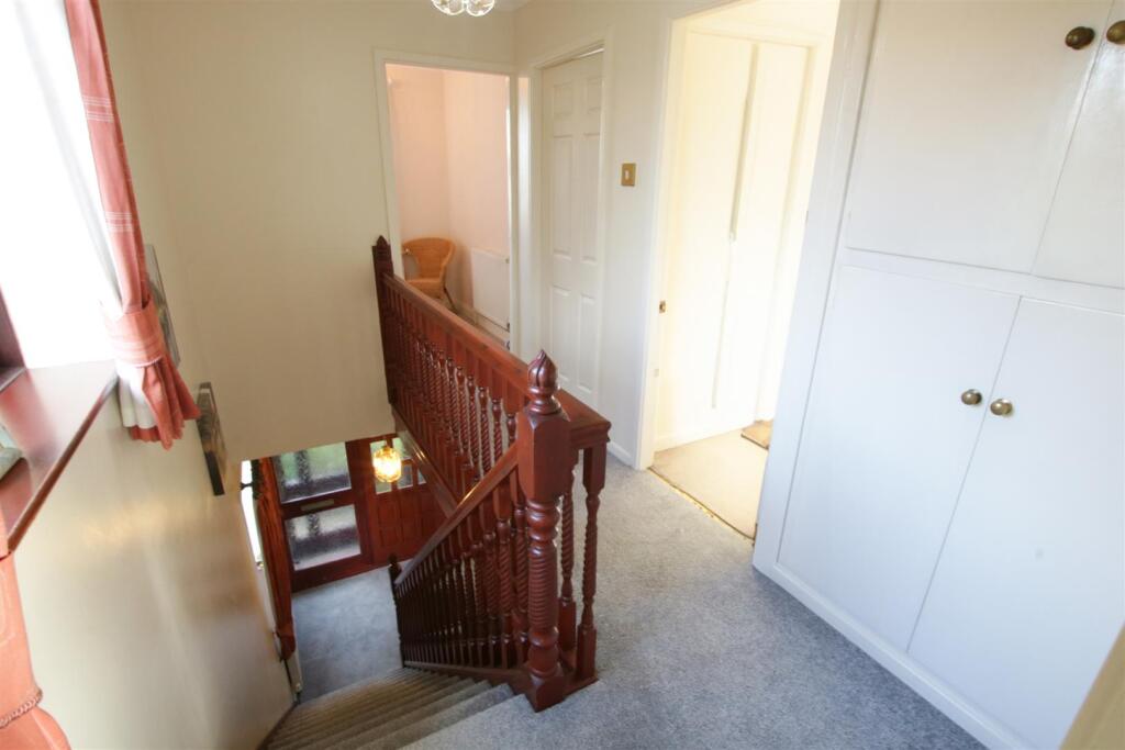 FIRST FLOOR LANDING