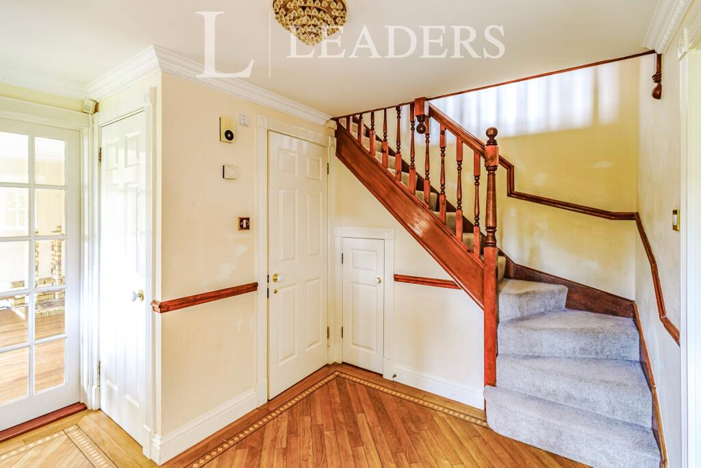 Redwing Gardens, West Byfleet, KT14