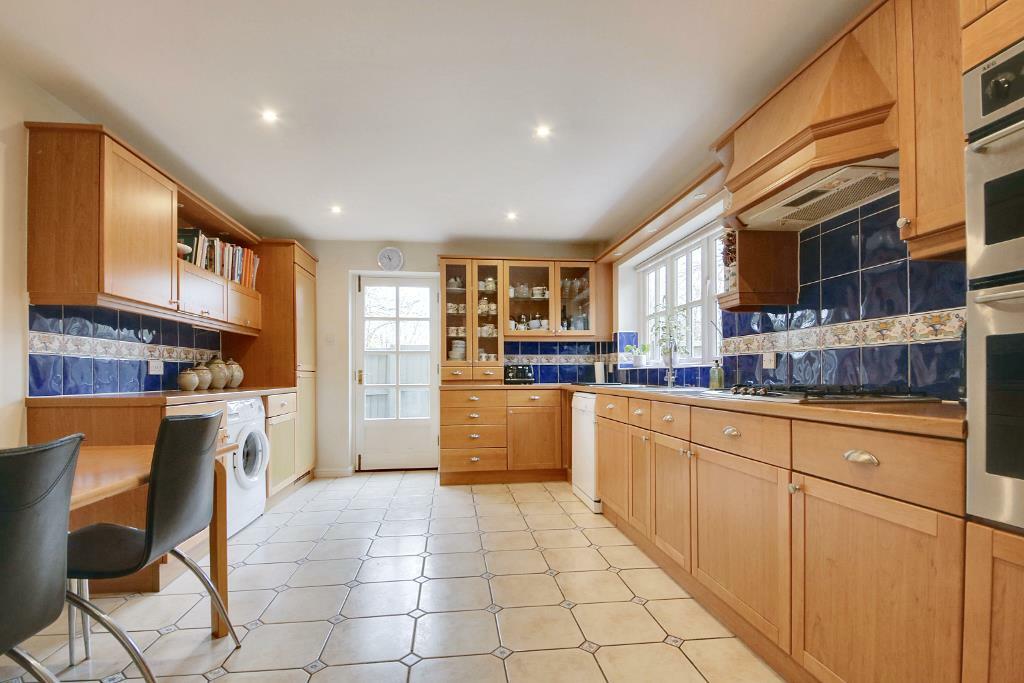 Kitchen Diner (Portal Size).jpg