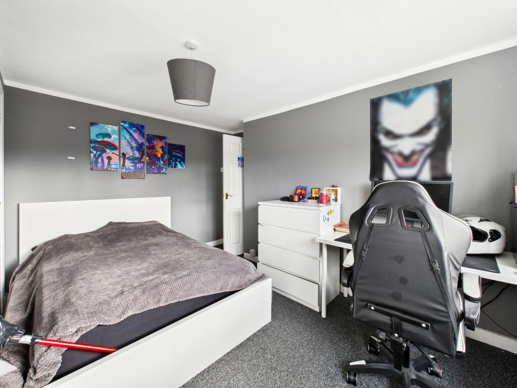 CAM05192G0-PR0163-STILL048