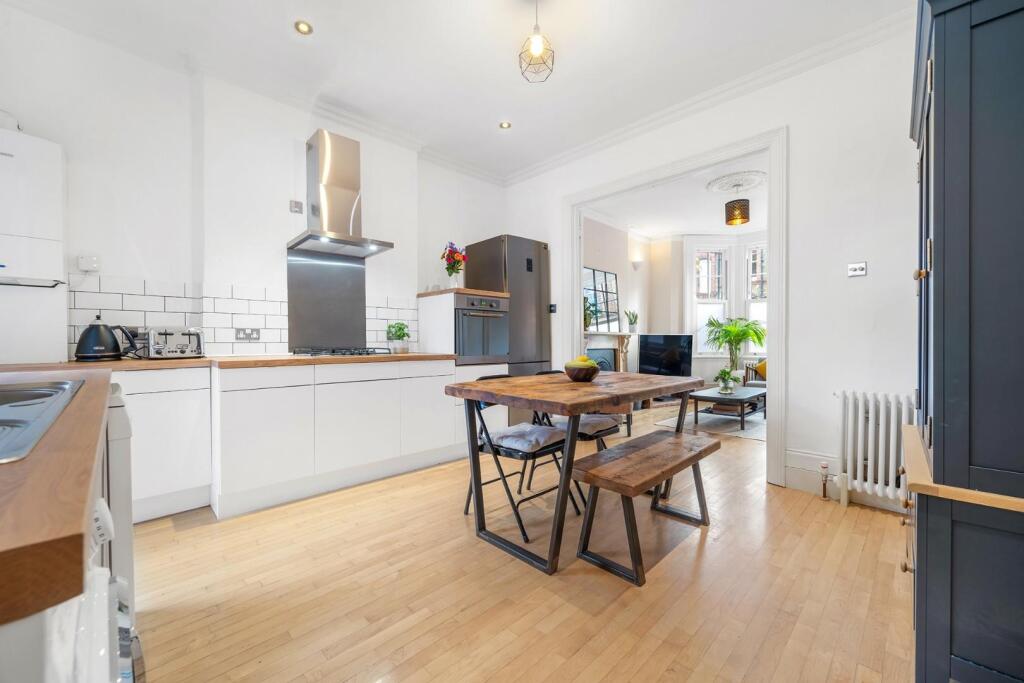 Kitchen (4).jpg