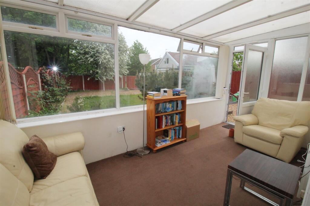 Curzon Road, 179, conservatory.JPG