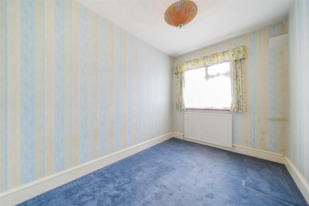 Bedroom 4.jpg
