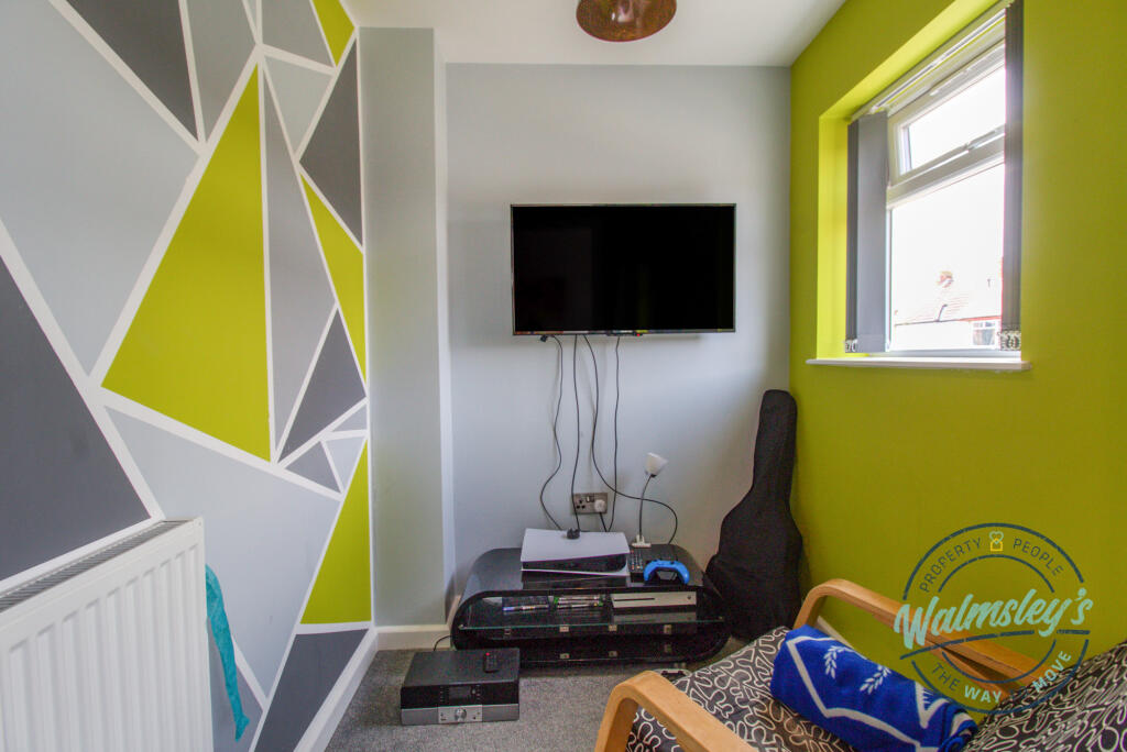 Versatile dressing room