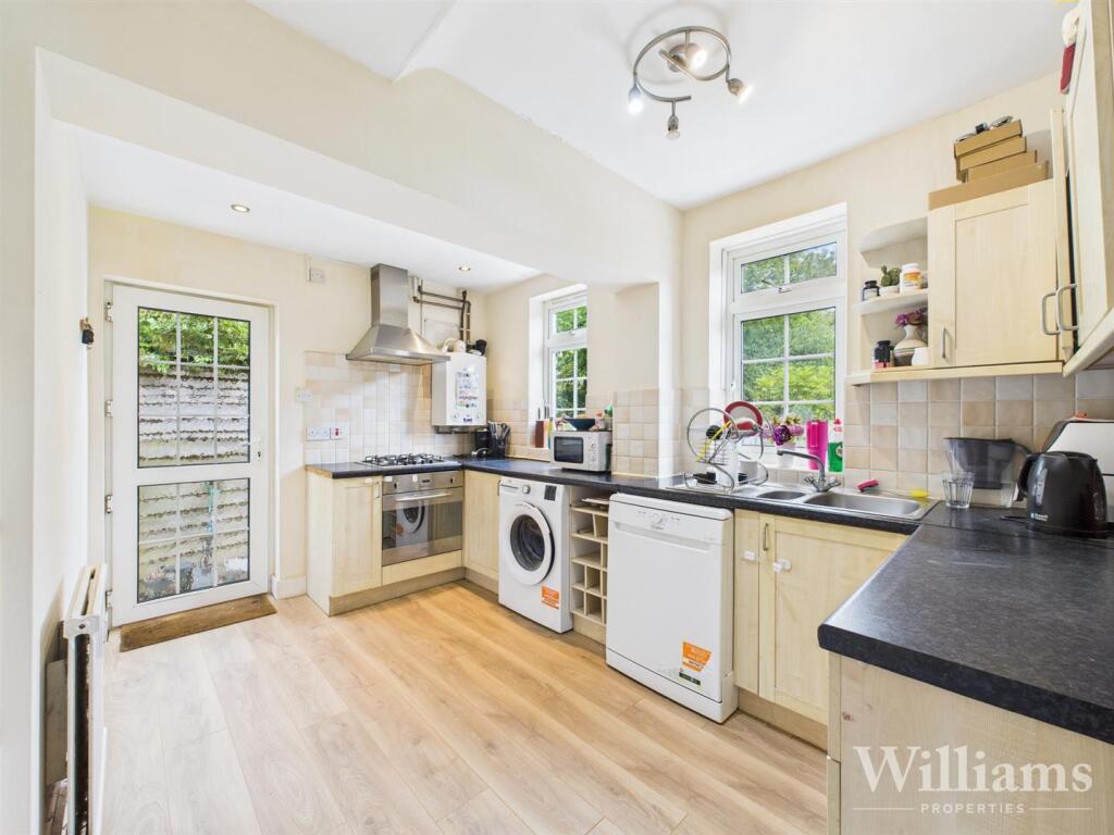 CAM02861G0-PR0450-STILL009 - Copy.jpg