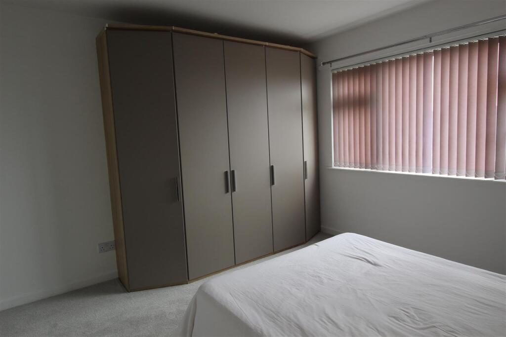 bedroom 2.JPG