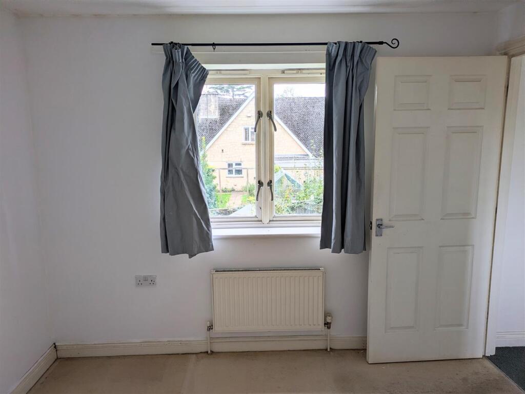 Bedroom1_1.jpg