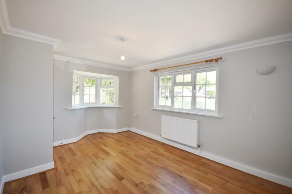 SITTING ROOM.JPG