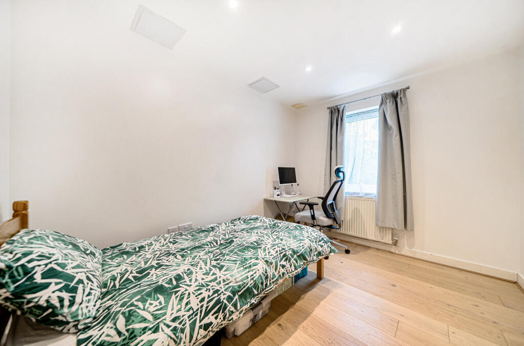 1295304-21-682665...