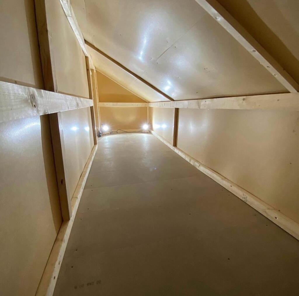 17. Loft storage.JPG