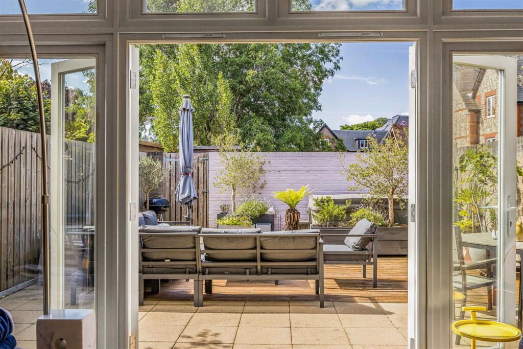 2 Charlotte Avenue, Chichester-Small-PorticoMarket