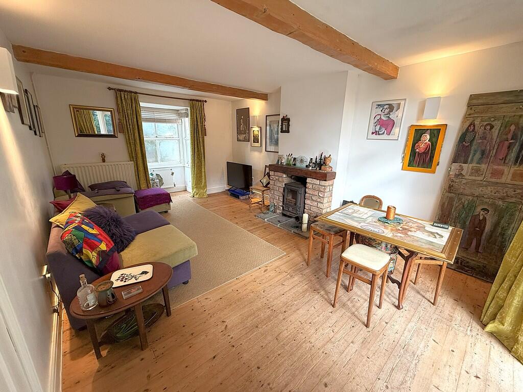 LIVING ROOM 1