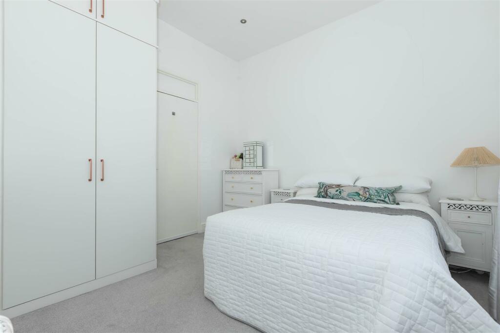 14, 14 Park Crescent_1.JPG