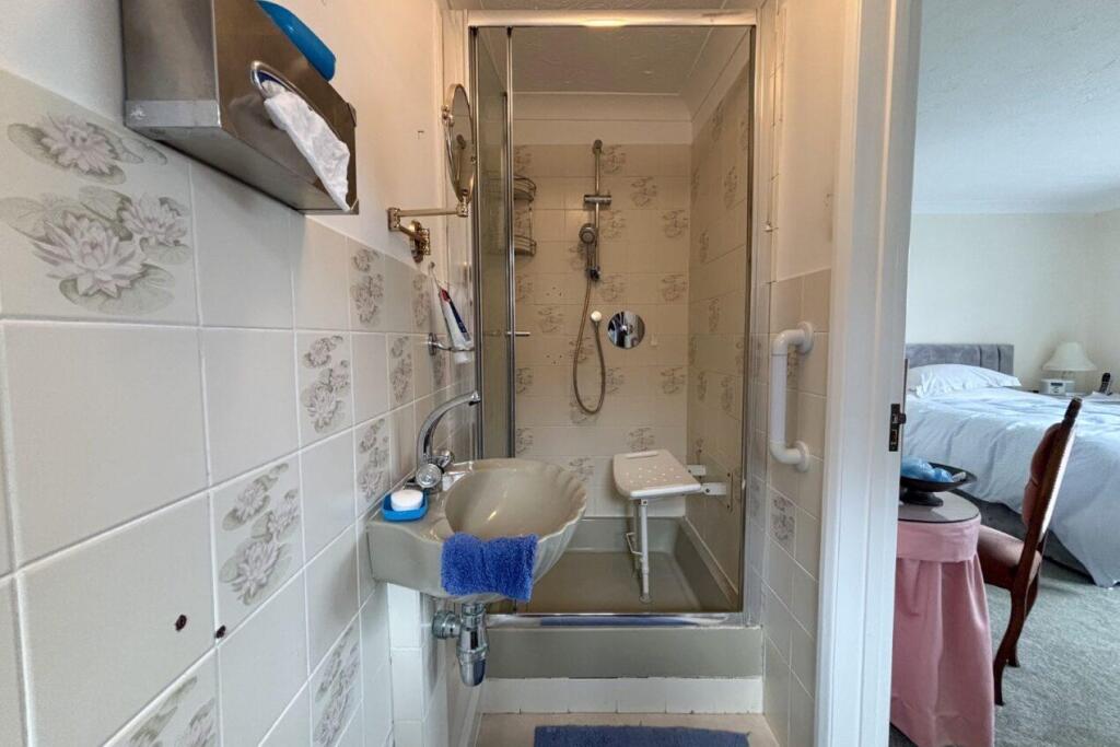 Shower.jpg