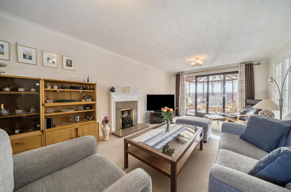 1363059-4-68e3e13...