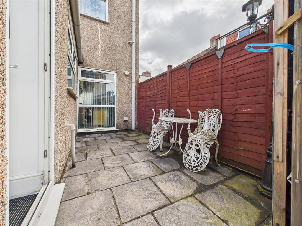 15 - Two-bedroom house in Easton.jpg