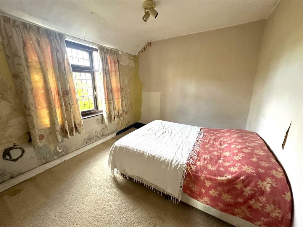 bed 2 1.JPG