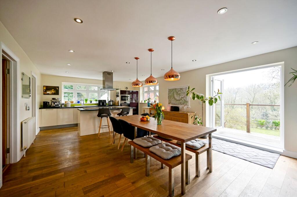 Kitchen / Breakfast / Dining