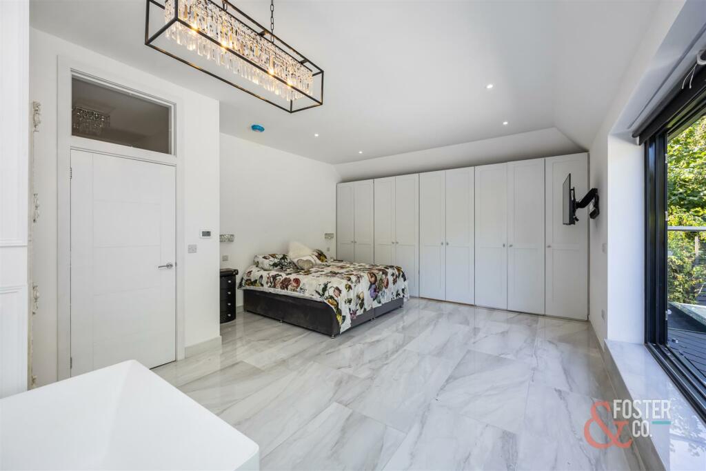 Eastwick Close, 3-010.jpg
