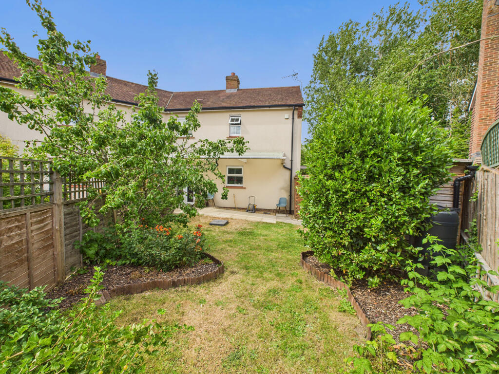 CAM02909G0-PR0446-STILL005