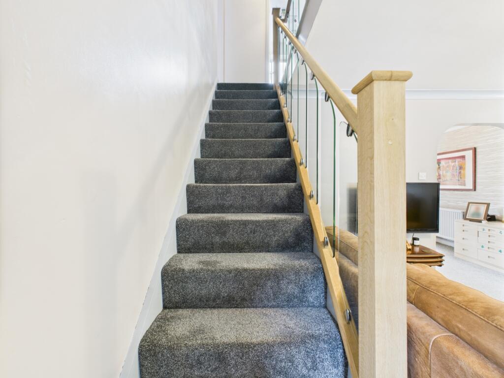 CAM03729G0-PR0110-STILL020