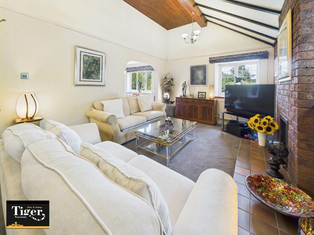 CAM02176G0-PR0671...