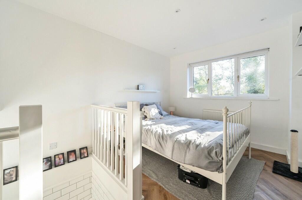 Guest bedroom