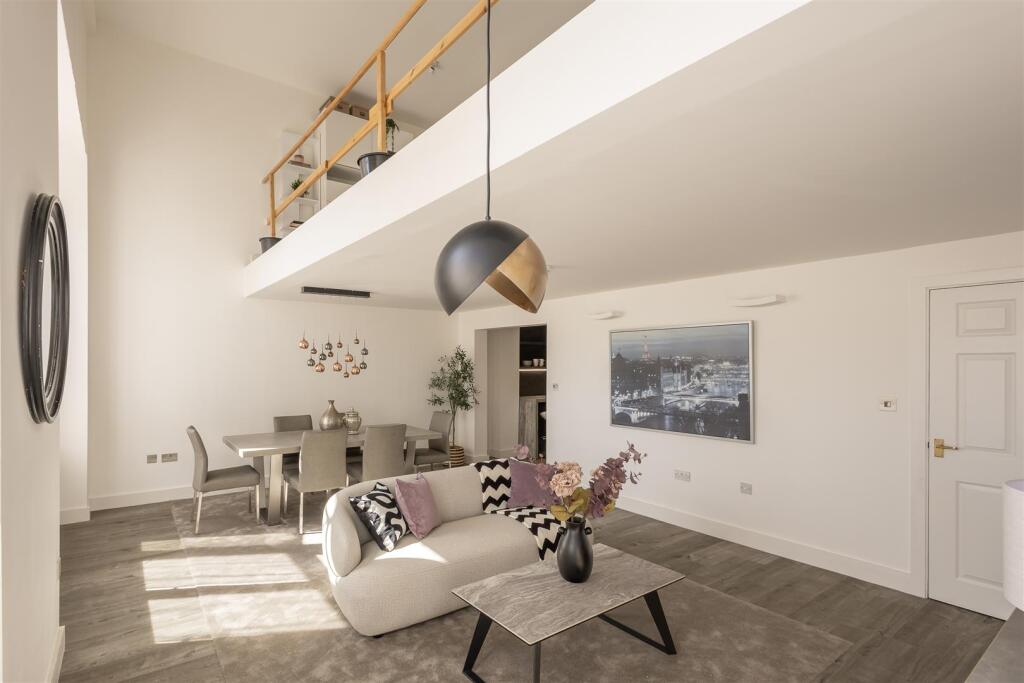Lounge/Diner
