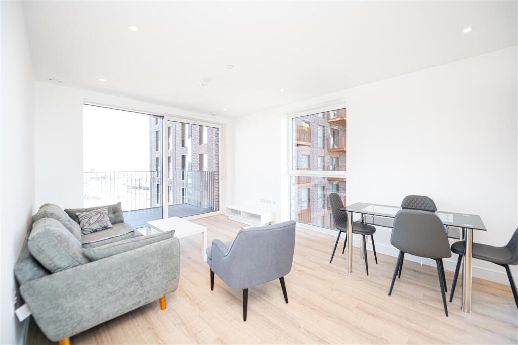 Living area.jpg