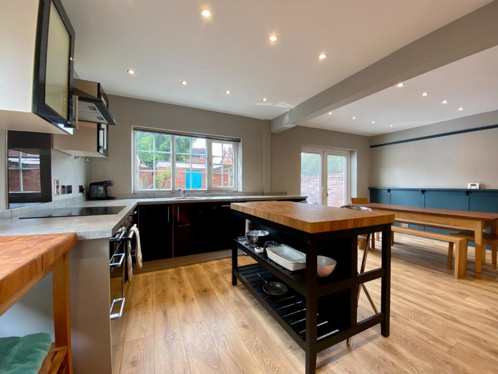 Kitchen Dining Area Aspect 3