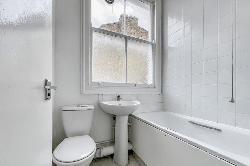 15F Trebovir Road, Earls Court, London SW5 9LS