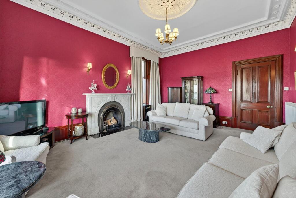 8 buchanan street, largs_17.jpg