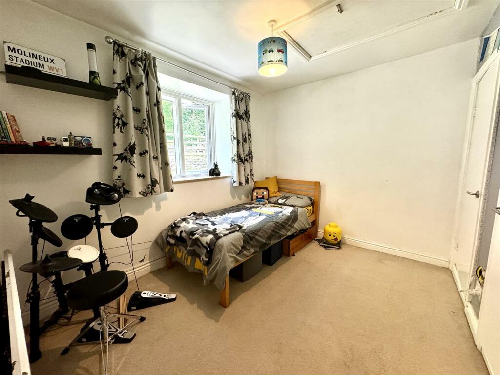 BEDROOM 3