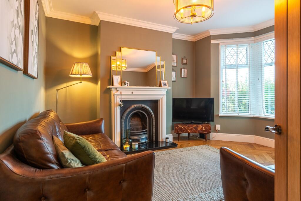 Glasllwch Crescent-15