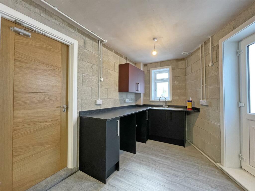 Higher Efford Road 54 - Utility.jpg