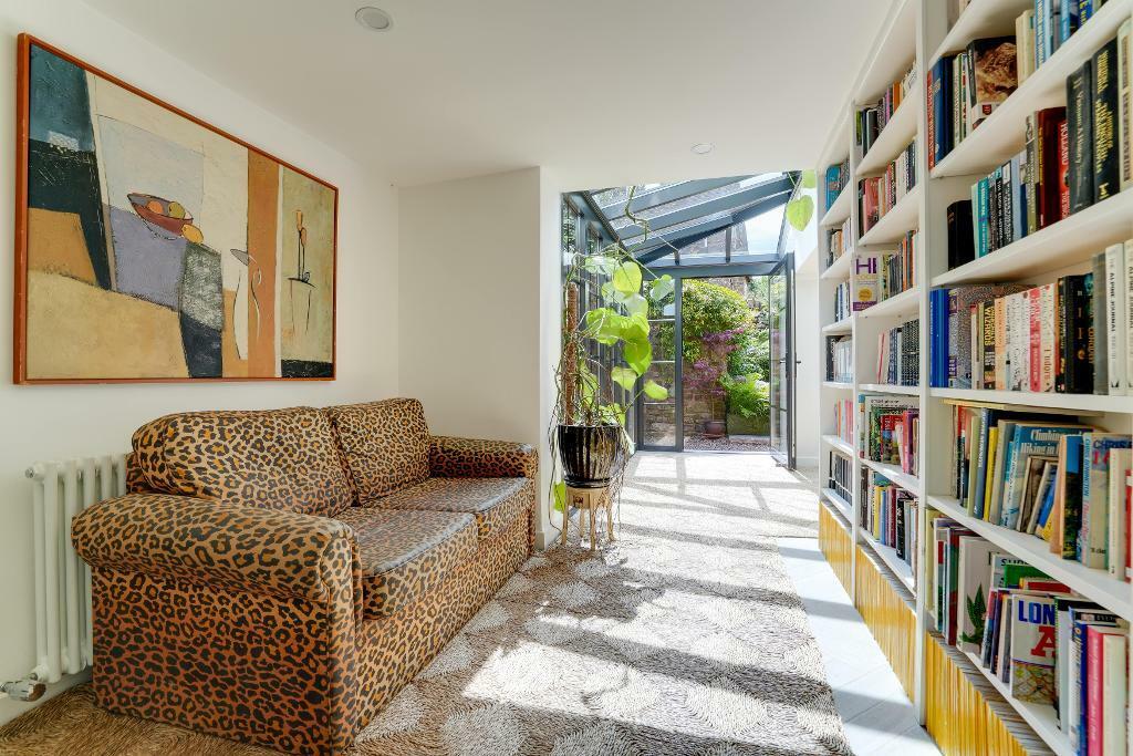 Snug area and library
